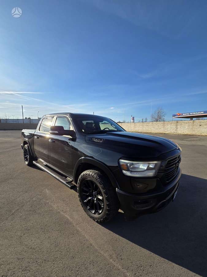 Dodge Ram, 5.7 l., off-road / crossover