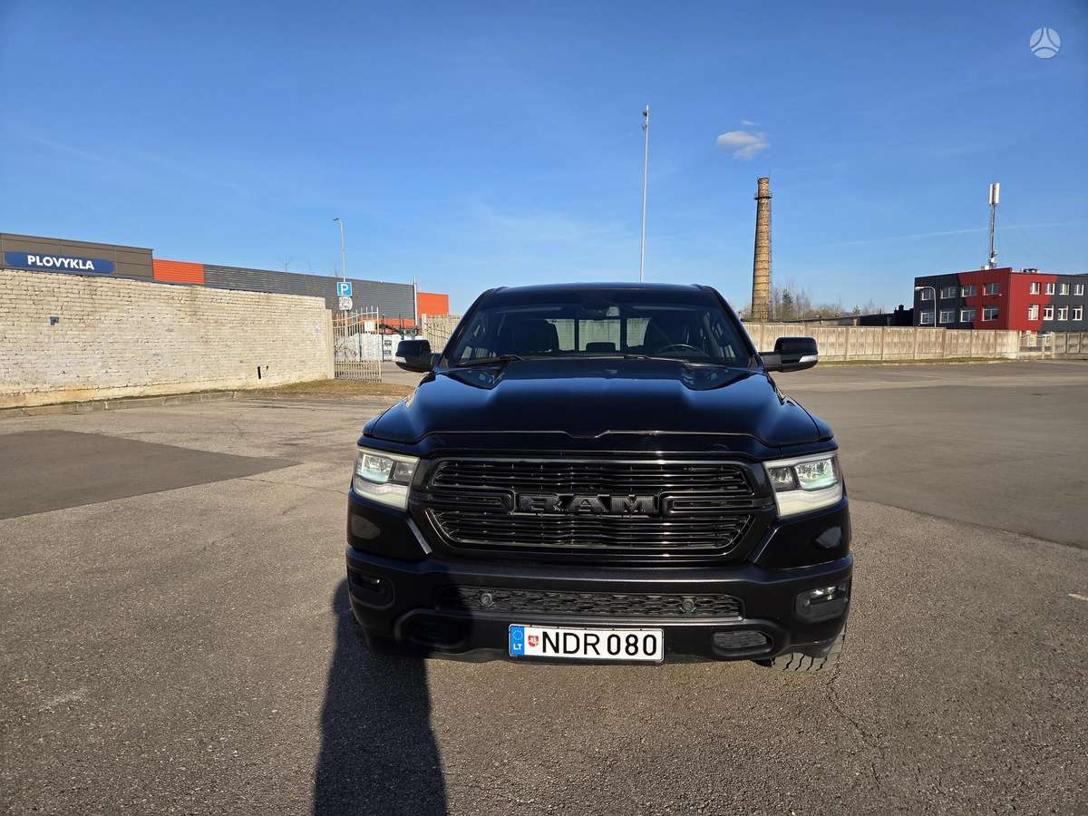 Dodge Ram, 5.7 l., off-road / crossover