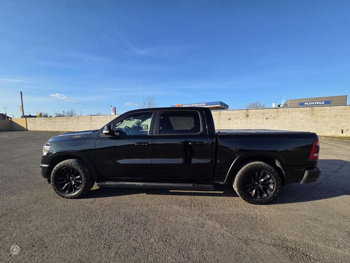 Dodge Ram, 5.7 l., off-road / crossover