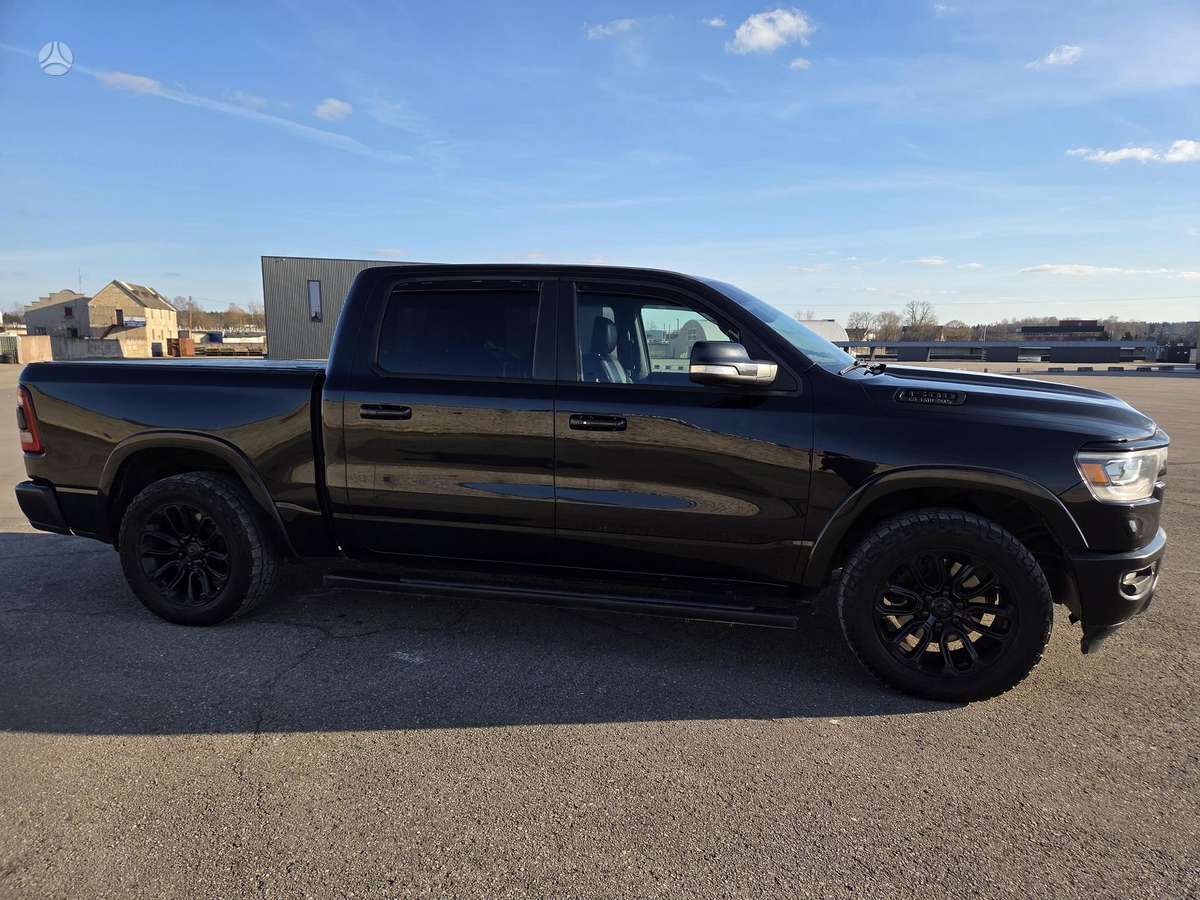 Dodge Ram, 5.7 l., off-road / crossover