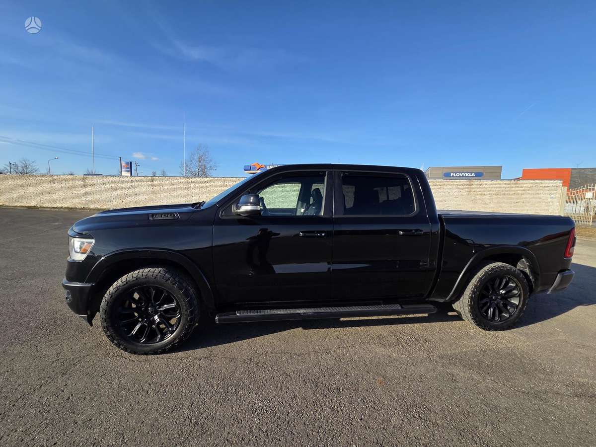 Dodge Ram, 5.7 l., off-road / crossover