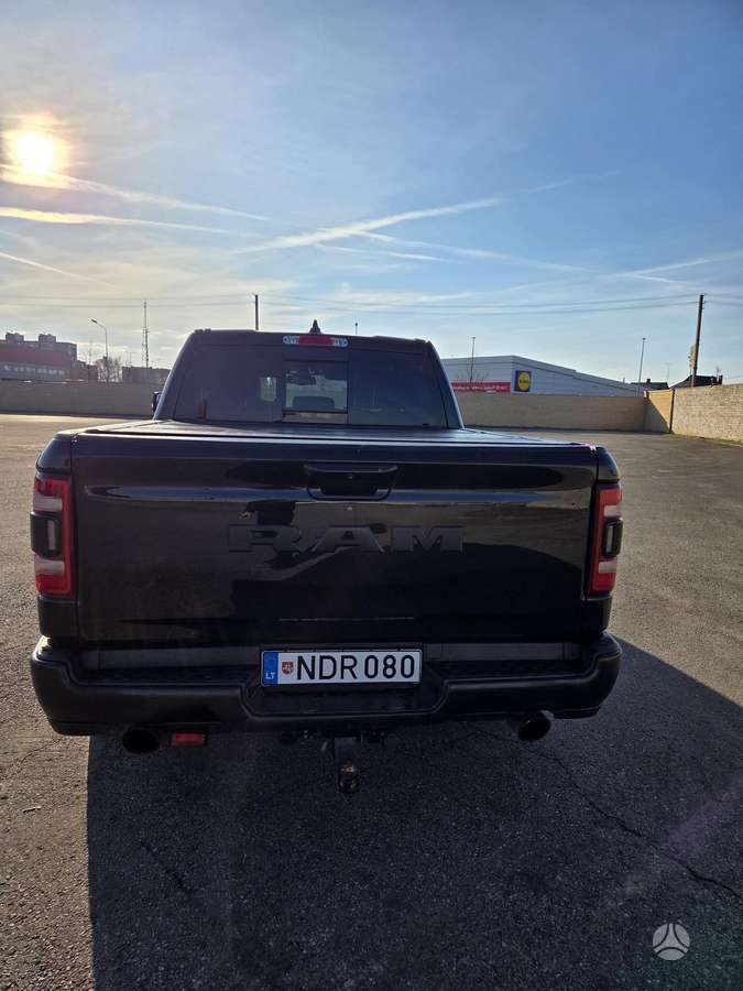 Dodge Ram, 5.7 l., off-road / crossover