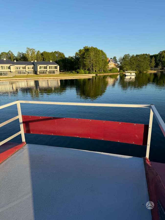 LT S/G, pontoon boats