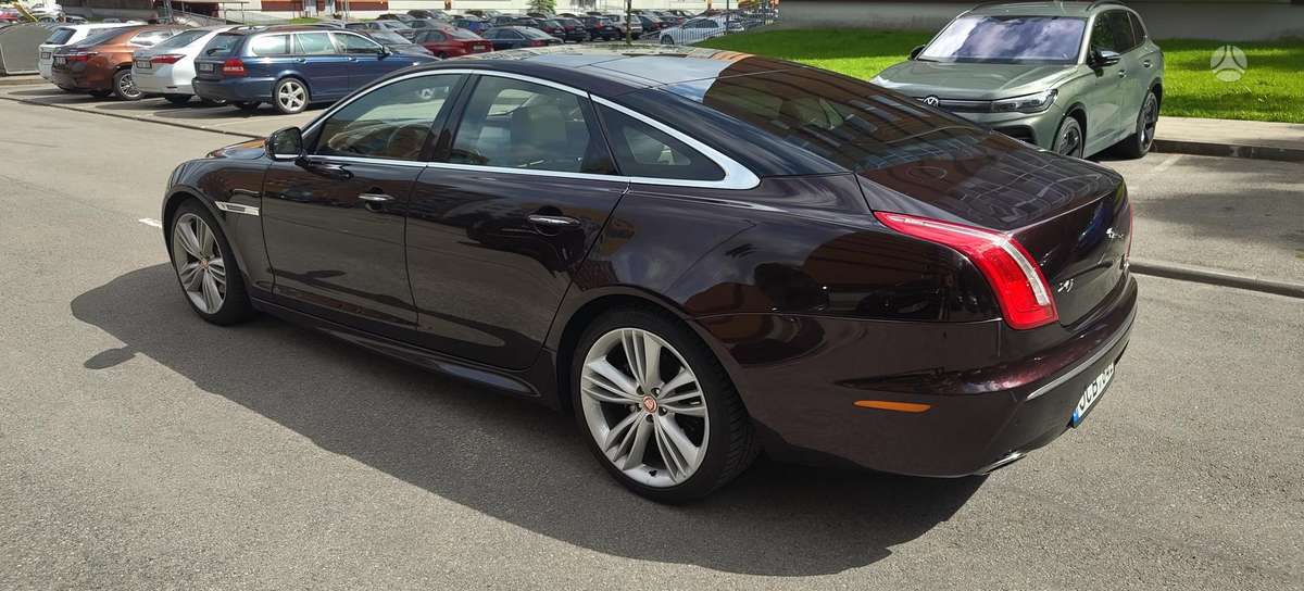 Jaguar XJ, 3.0 l., Седан