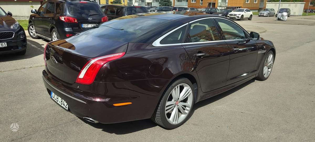 Jaguar XJ, 3.0 l., Седан