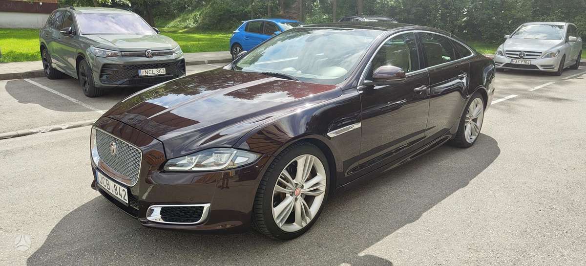 Jaguar XJ, 3.0 l., Седан