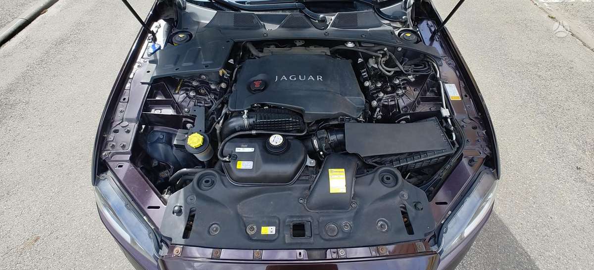 Jaguar XJ, 3.0 l., Седан