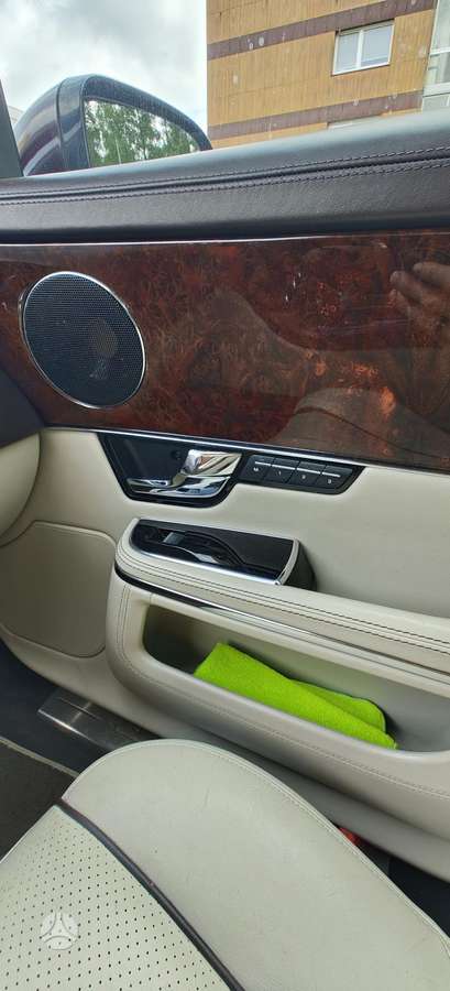 Jaguar XJ, 3.0 l., Седан