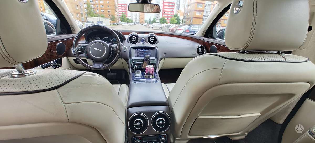 Jaguar XJ, 3.0 l., Седан