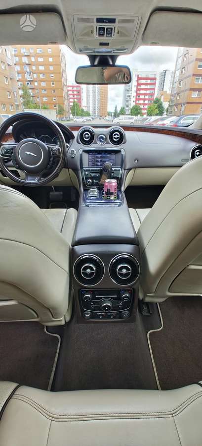 Jaguar XJ, 3.0 l., Седан