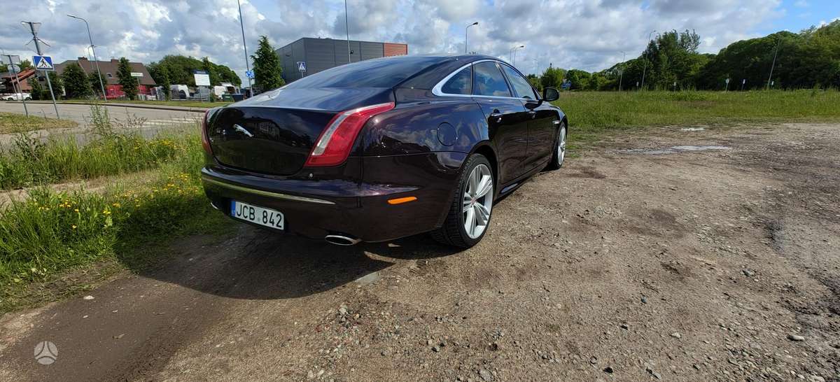 Jaguar XJ, 3.0 l., Седан