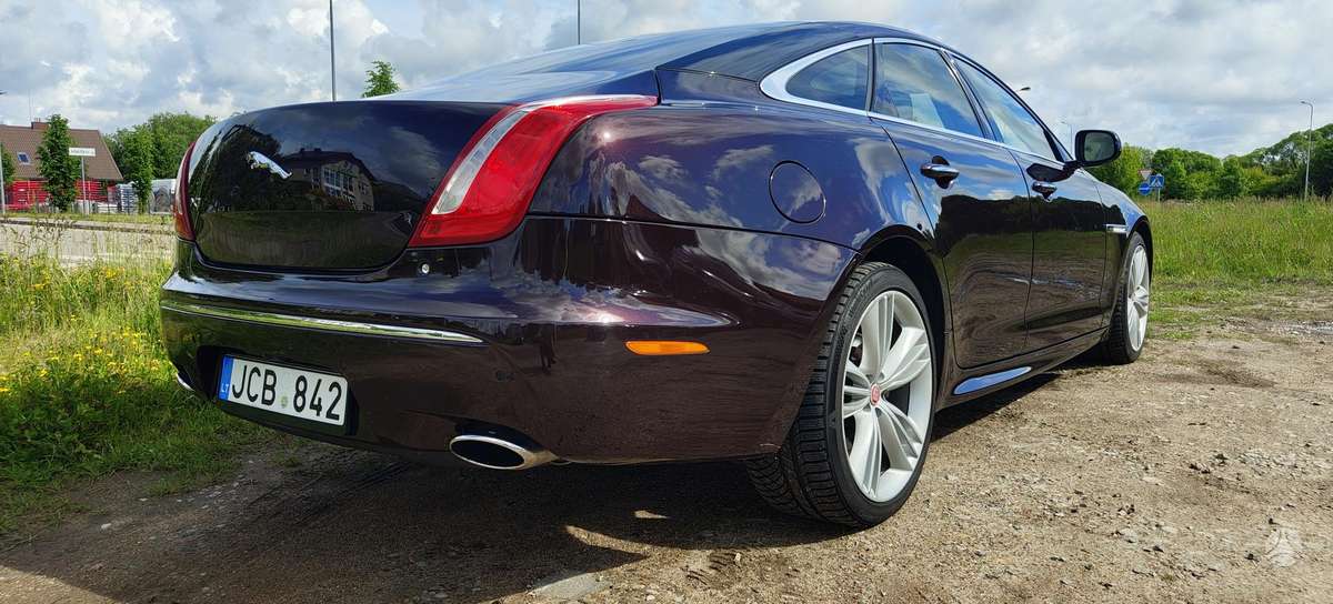 Jaguar XJ, 3.0 l., Седан