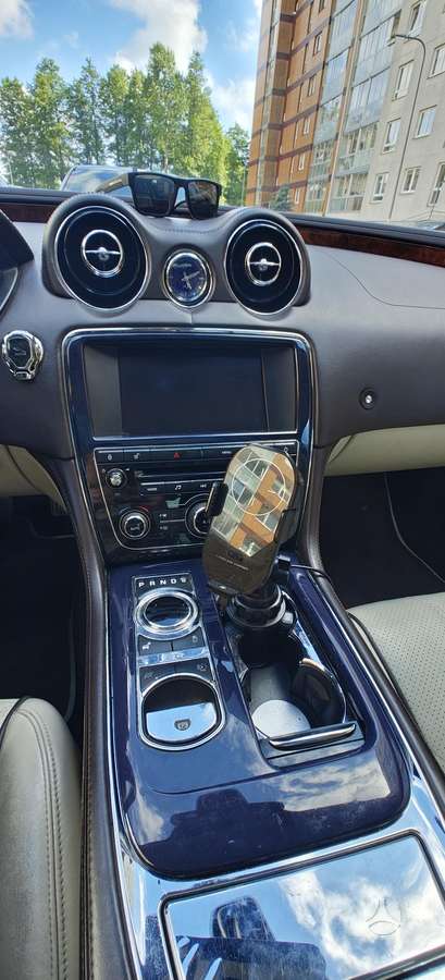 Jaguar XJ, 3.0 l., Седан
