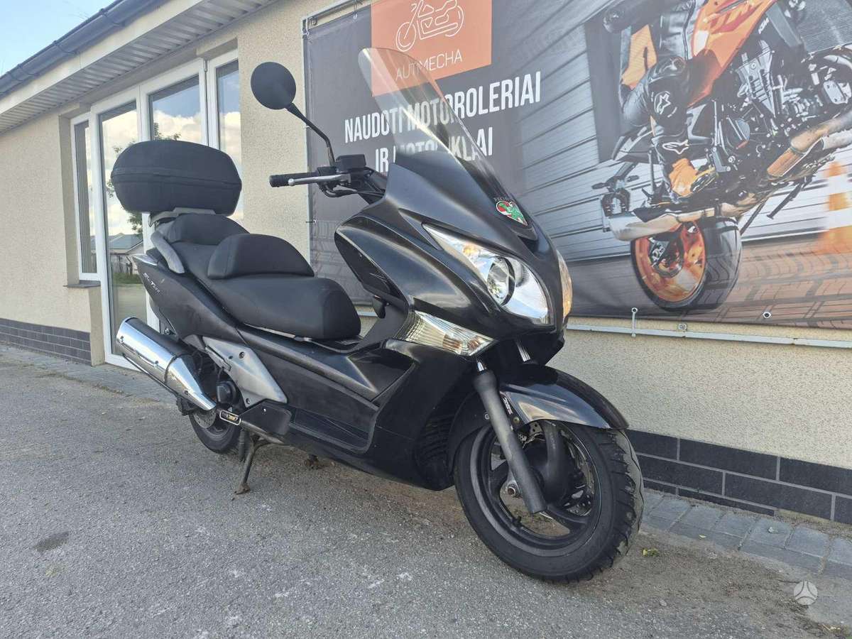 Honda Silverwing 400cc, мотороллеры / мопеды