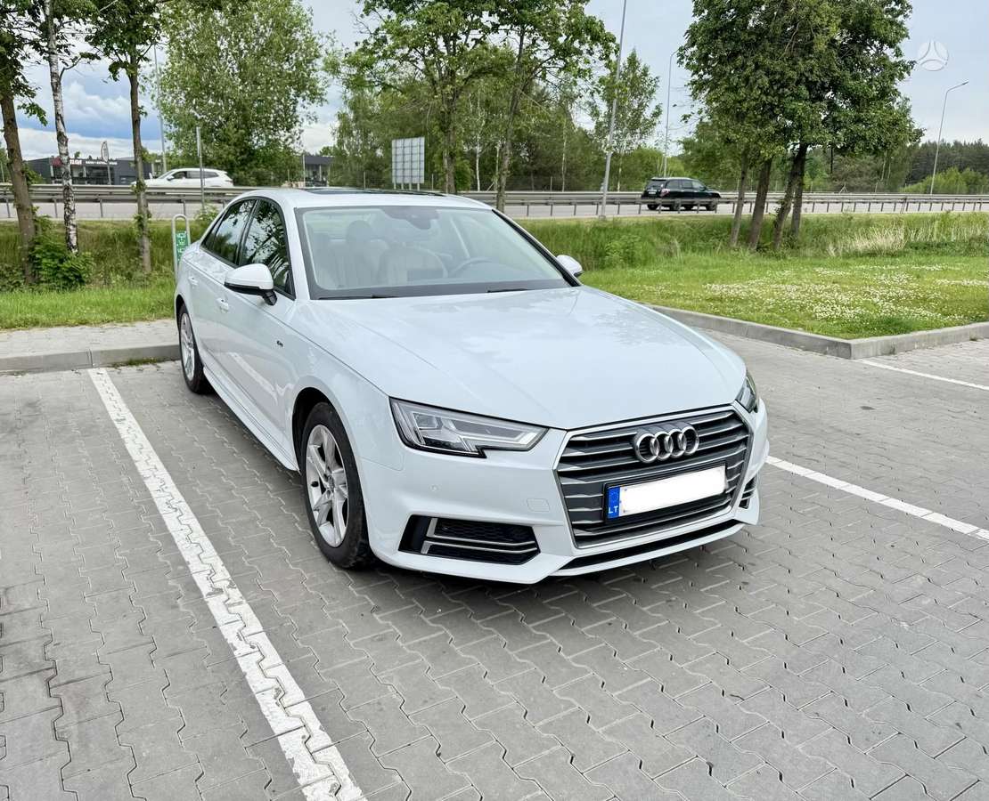 Audi A4, 2.0 l., Седан