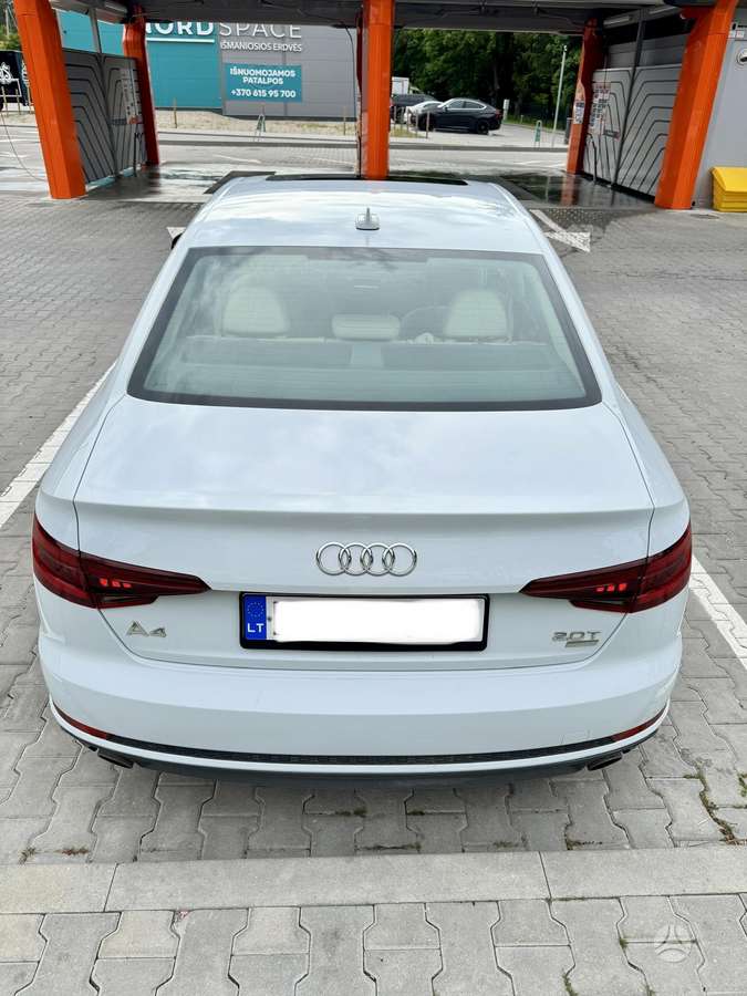 Audi A4, 2.0 l., Седан