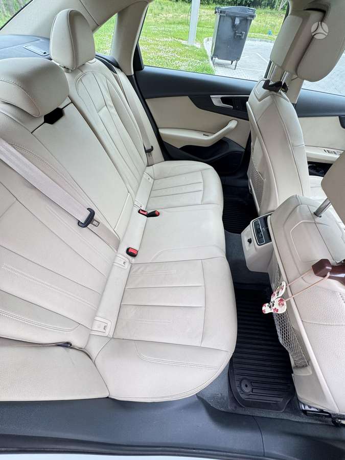 Audi A4, 2.0 l., Седан