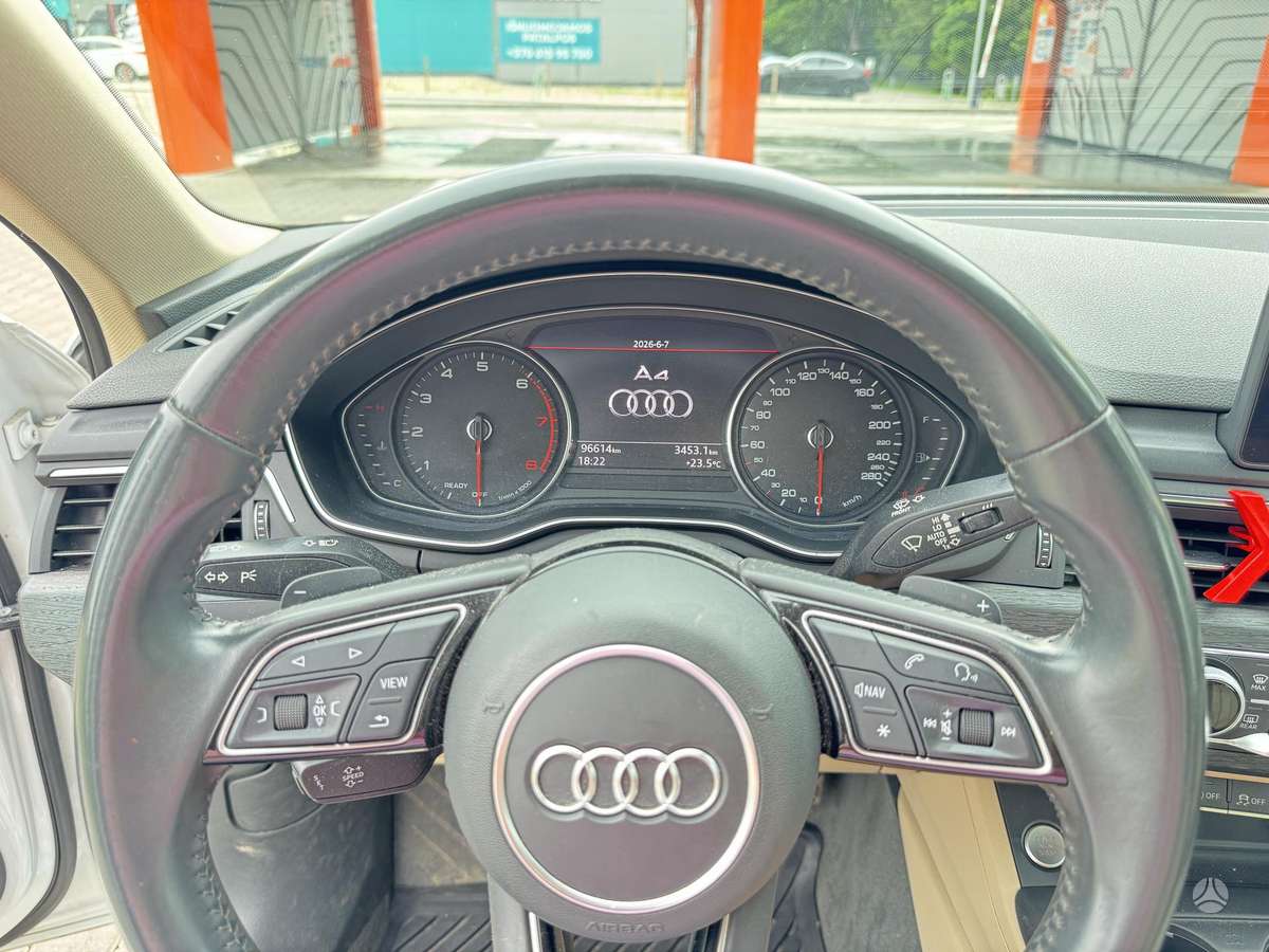 Audi A4, 2.0 l., Седан