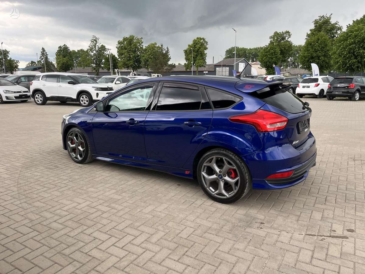 Ford Focus ST, 2.0 l., hatchback