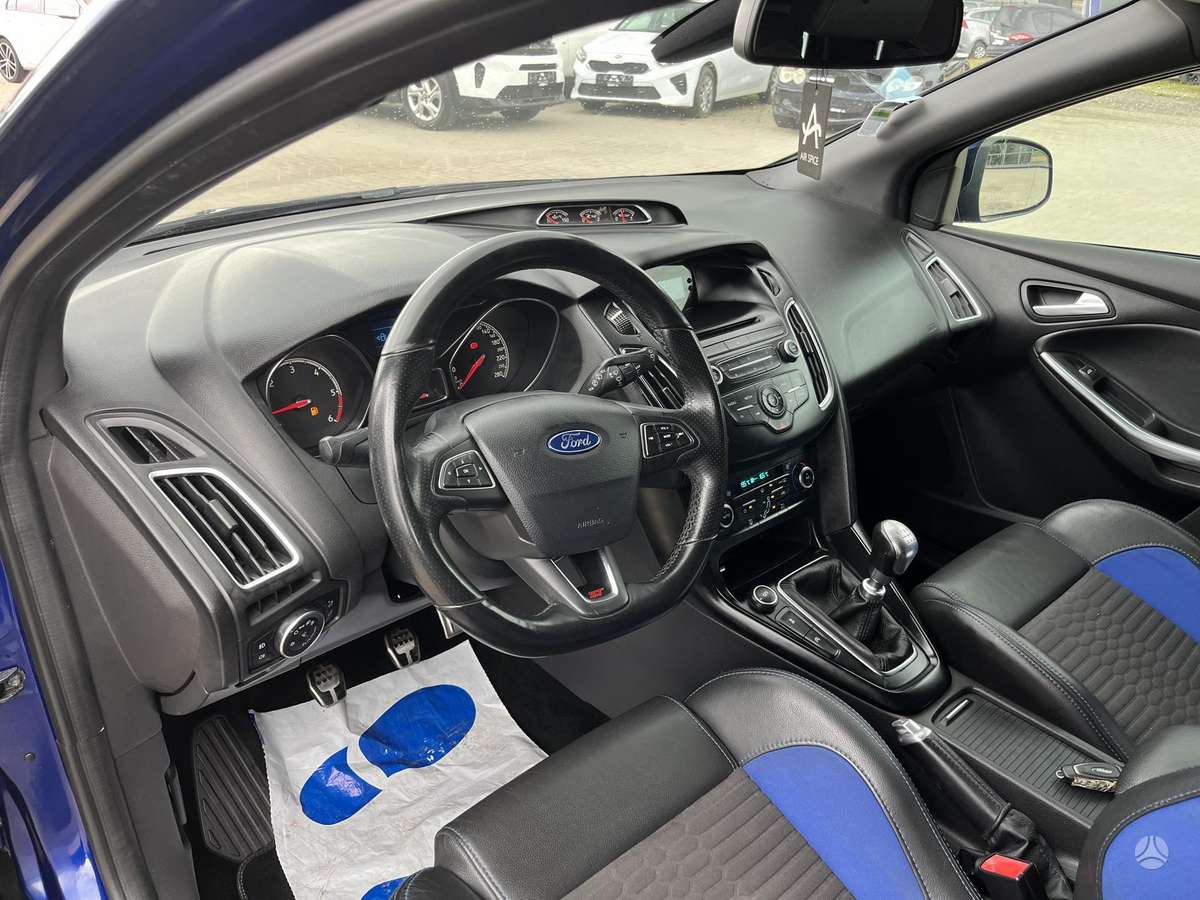 Ford Focus ST, 2.0 l., hatchback