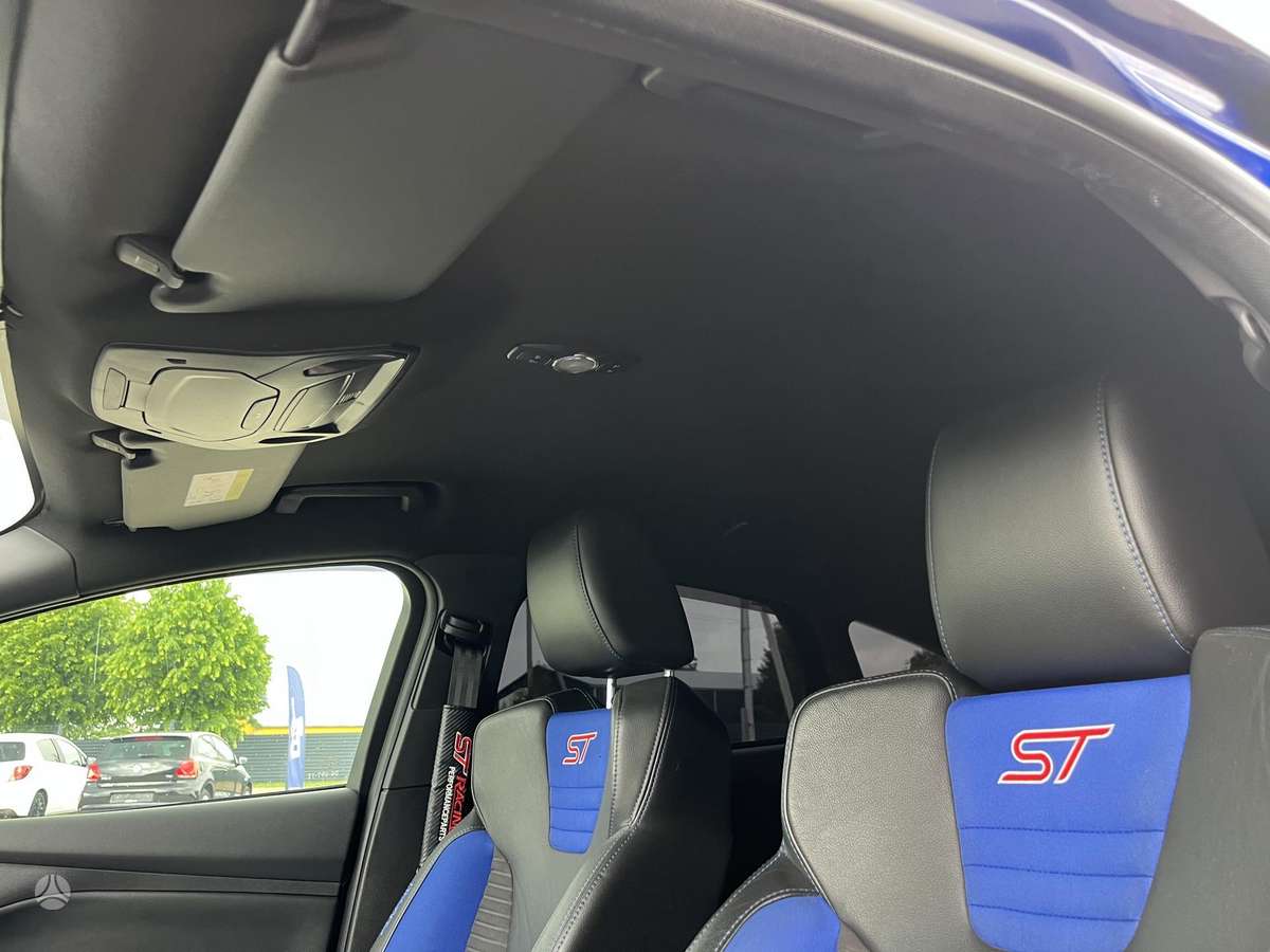 Ford Focus ST, 2.0 l., hatchback