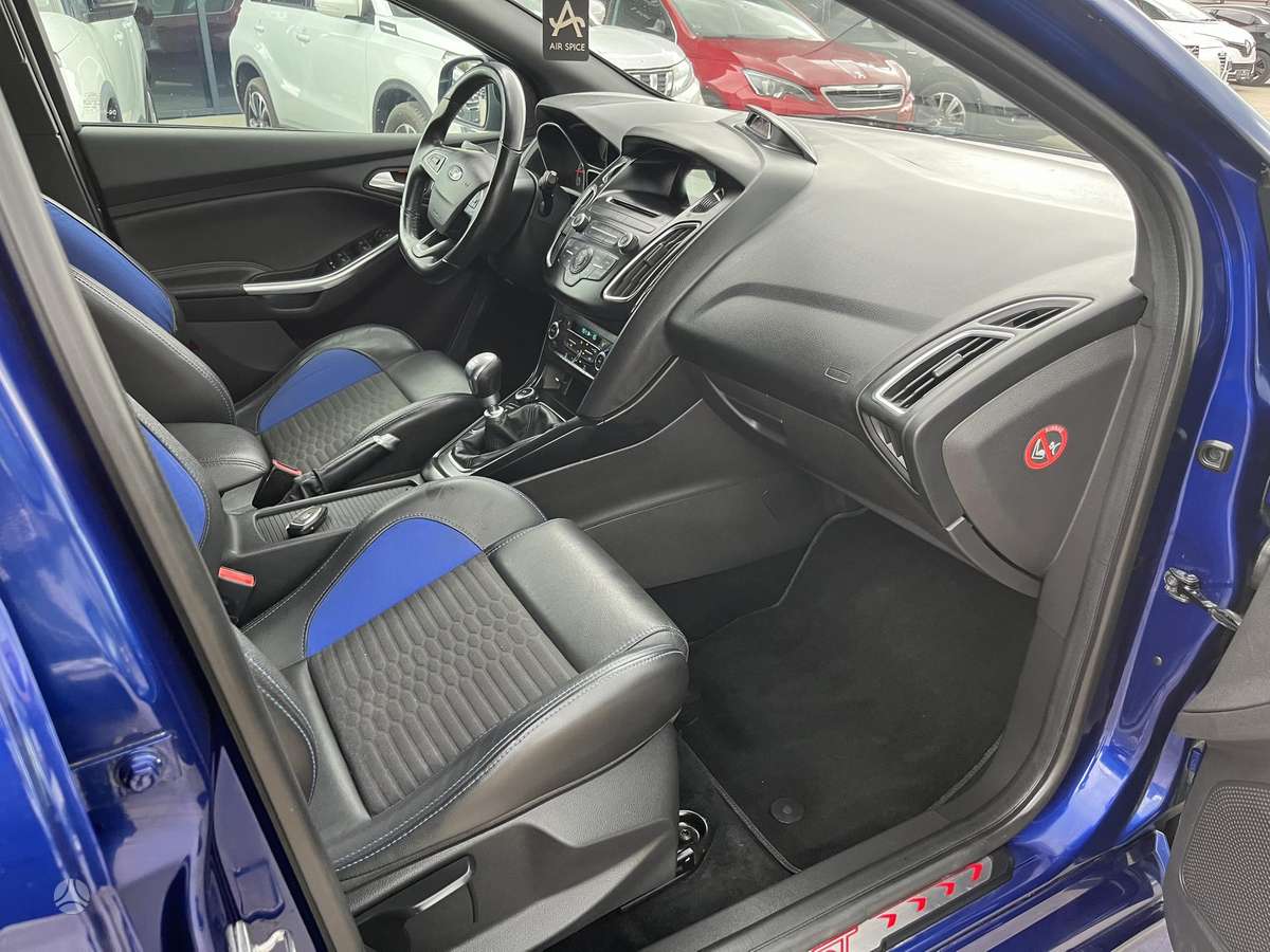 Ford Focus ST, 2.0 l., hatchback