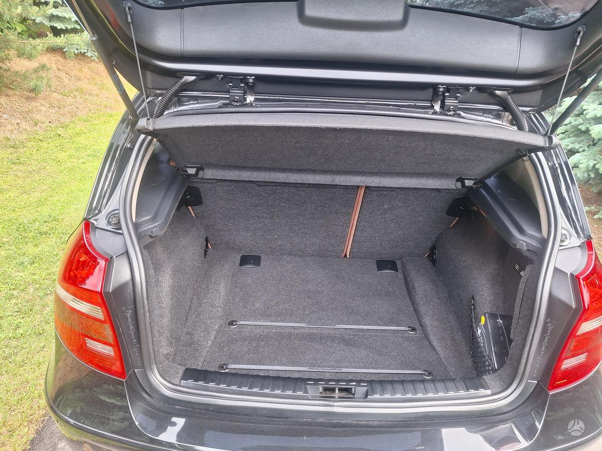 BMW 118, 2.0 l., hatchback