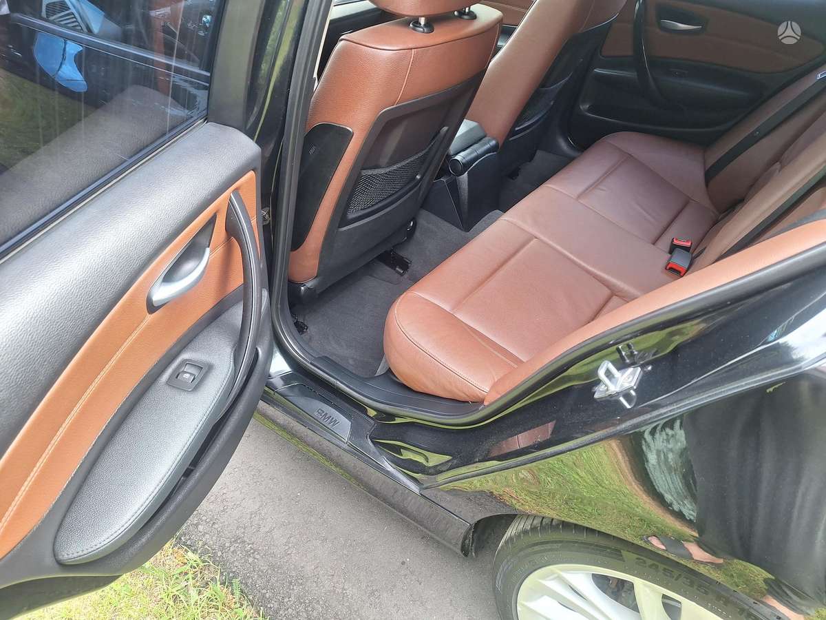BMW 118, 2.0 l., hatchback