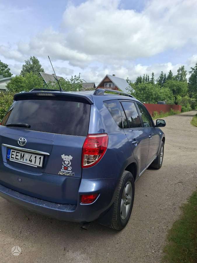 Toyota RAV4 - 3