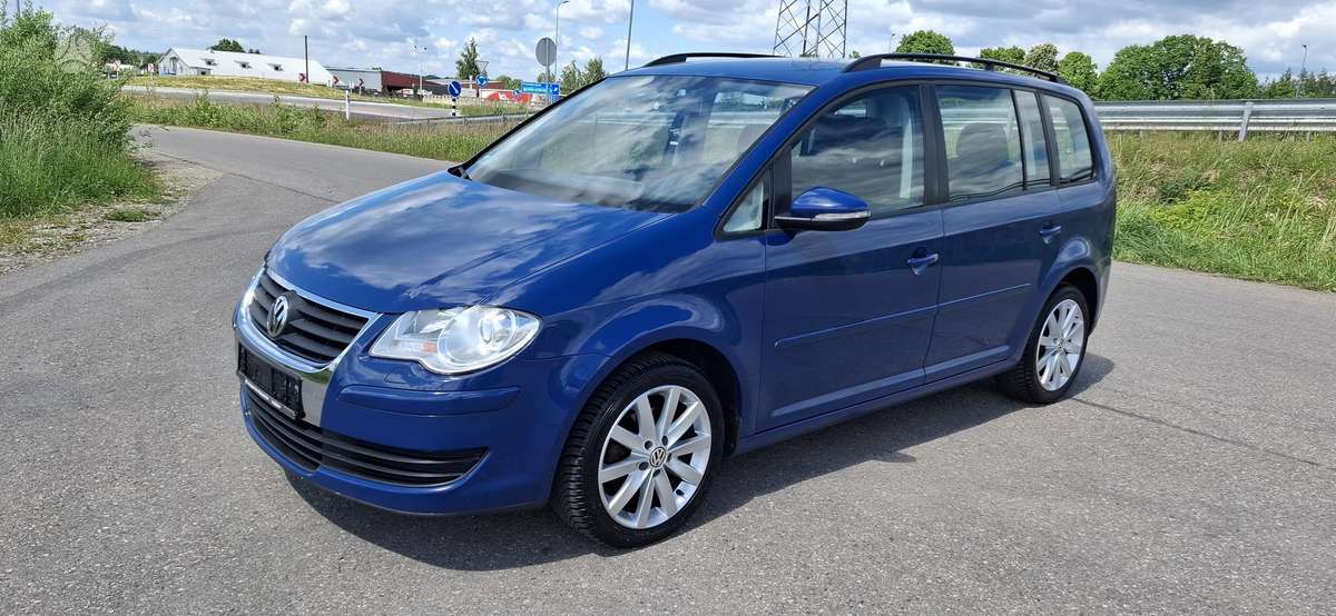 Volkswagen Touran - 1