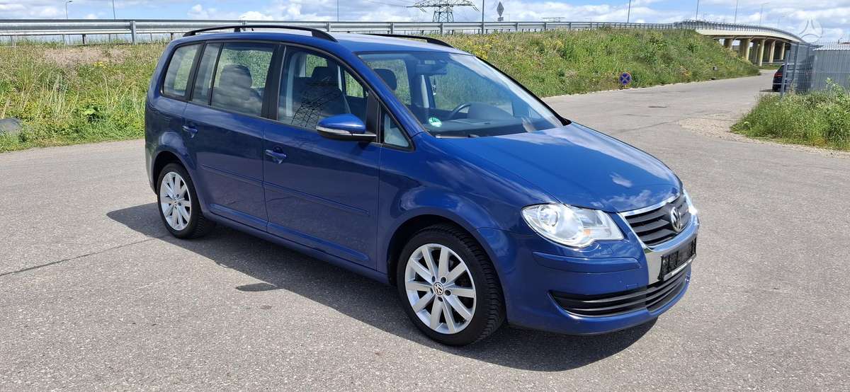 Volkswagen Touran - 2