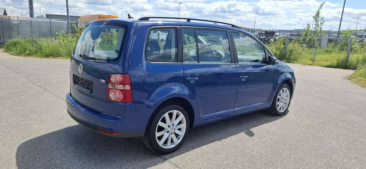 Volkswagen Touran - 3