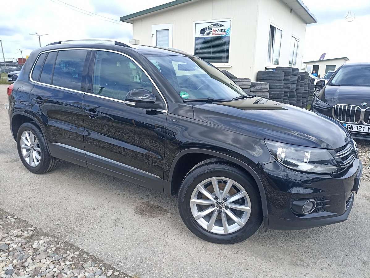 Volkswagen Tiguan - 1