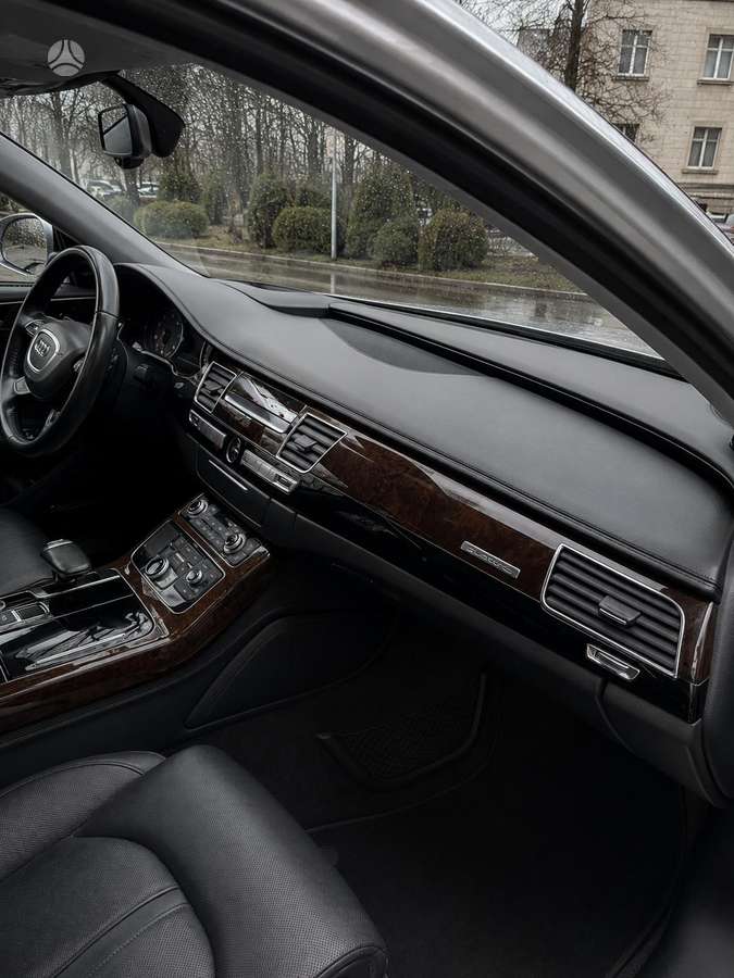 Audi A8, 4.0 l., Седан