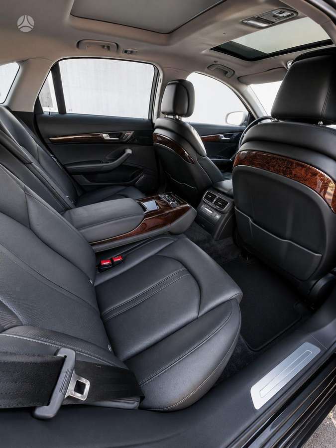 Audi A8, 4.0 l., Седан