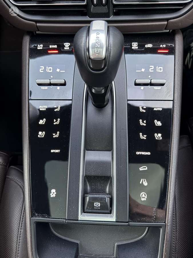 Porsche Macan - 11