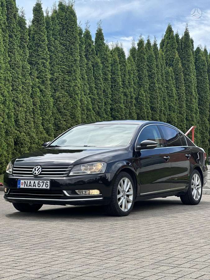 Volkswagen Passat - 1