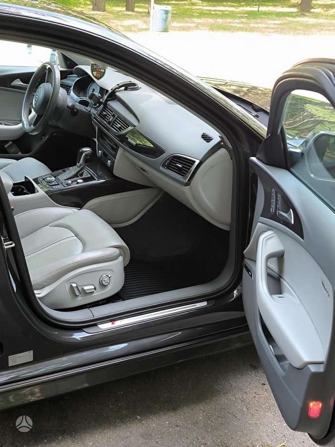 Audi A6, 3.0 l., Седан