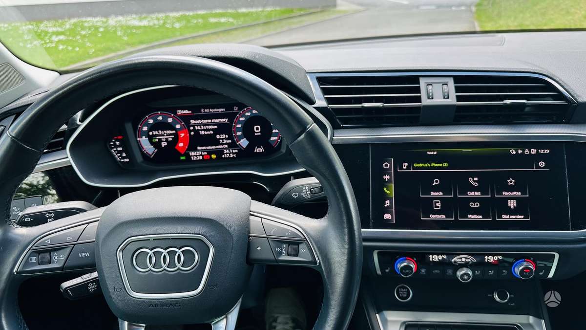 Audi Q3, 1.5 l., hatchback