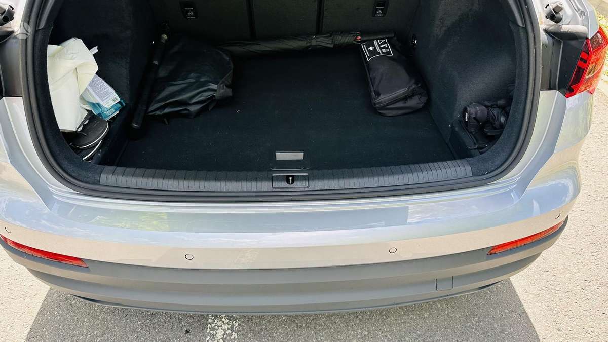 Audi Q3, 1.5 l., hatchback