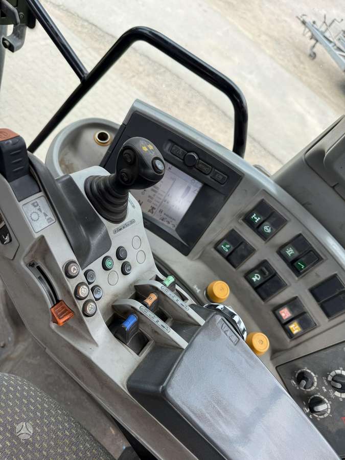 Claas ARION 640 CEBIS, traktoriai