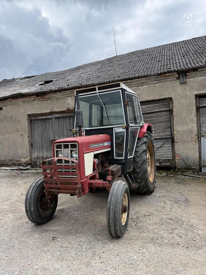 Case-IH INTERNATIONAL 674, tractors