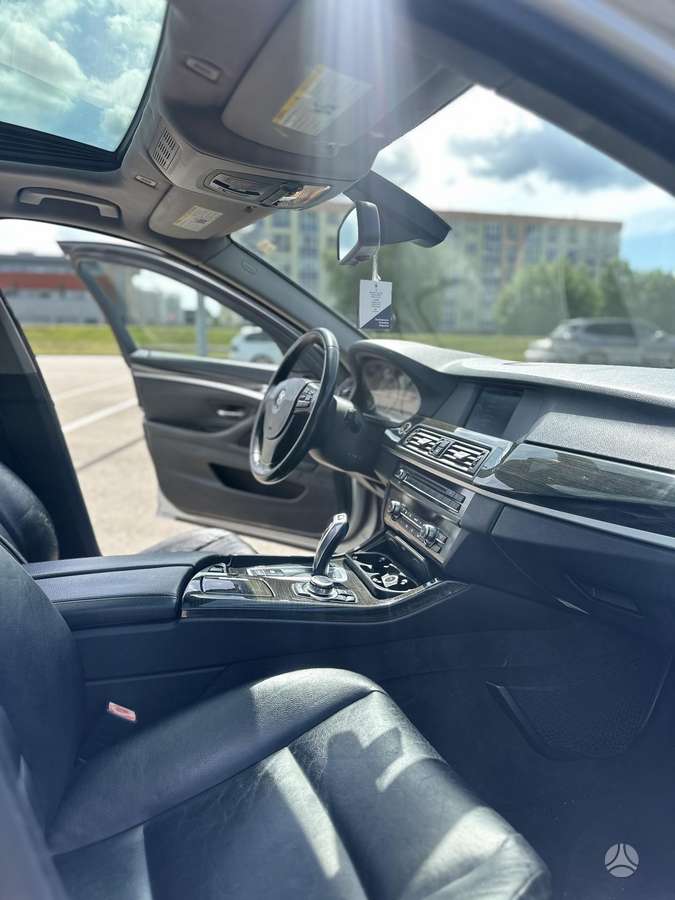 BMW 528, 3.0 l., Седан