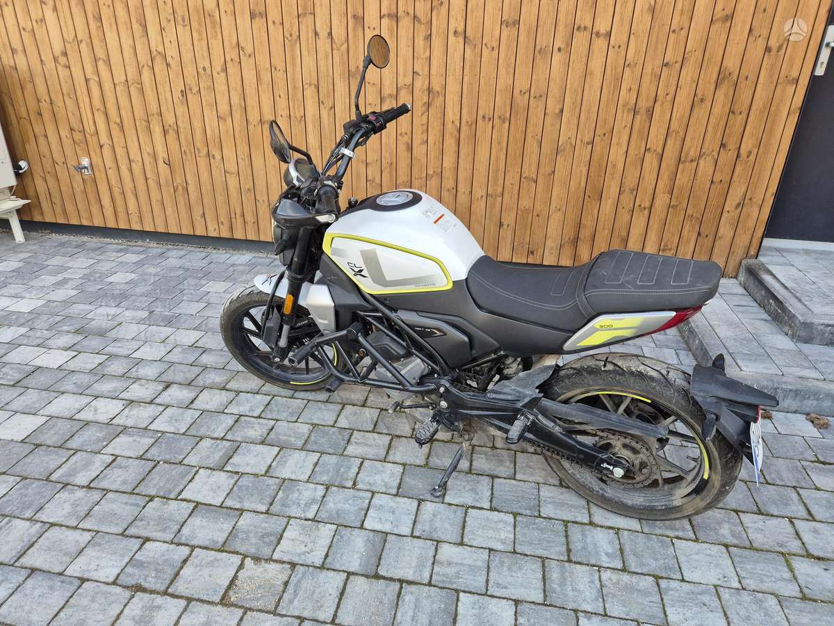 CFMOTO 300CL-X 300cc, street / classic