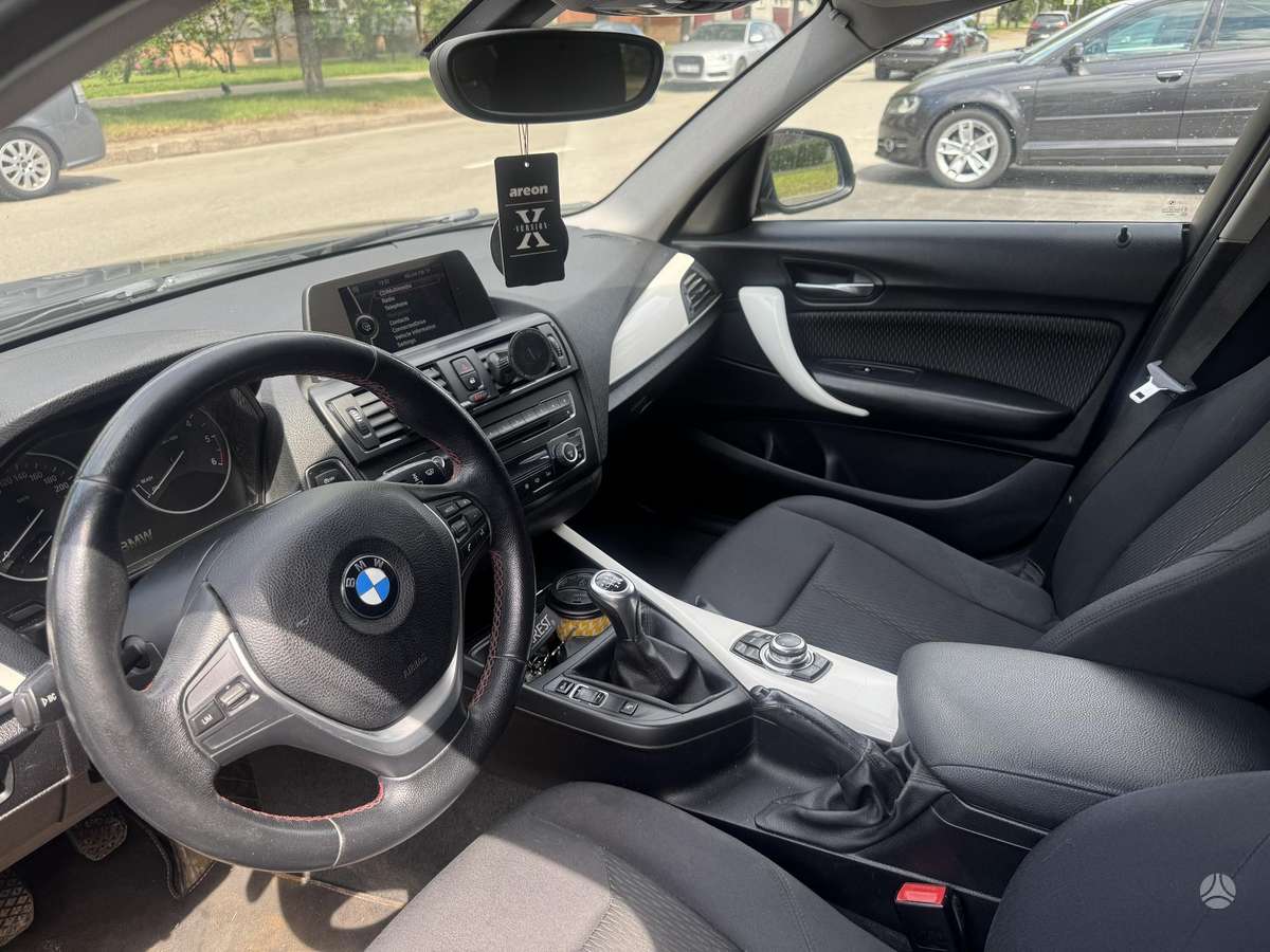 BMW 118, 2.0 l., hatchback