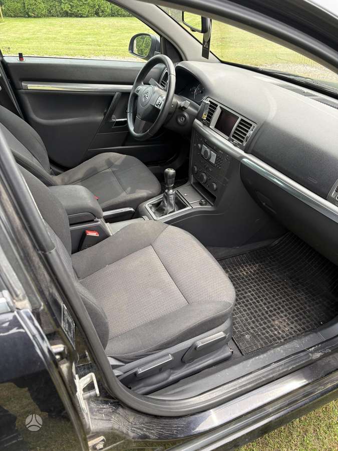 Opel Signum, 1.9 l., hatchback