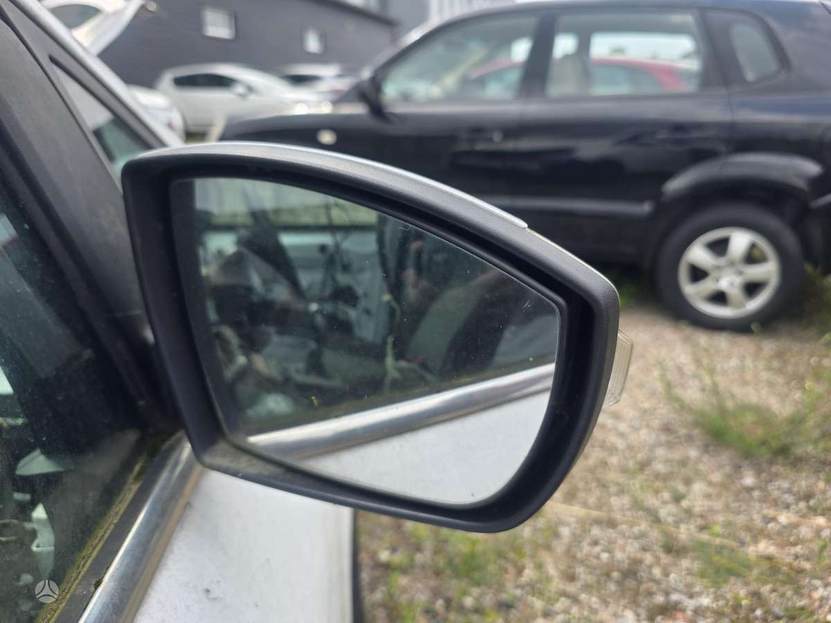 Ford C-MAX for parts. Dalimis nėra priekiniu sparnu ir durų priekiniu kel