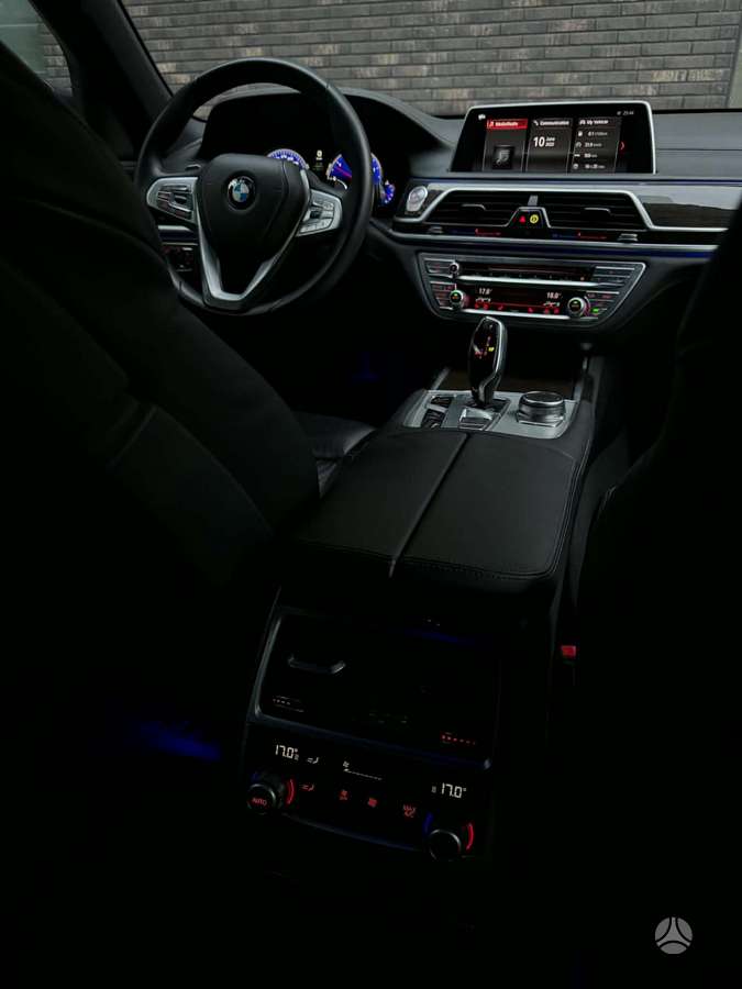 BMW 730, 3.0 l., Седан