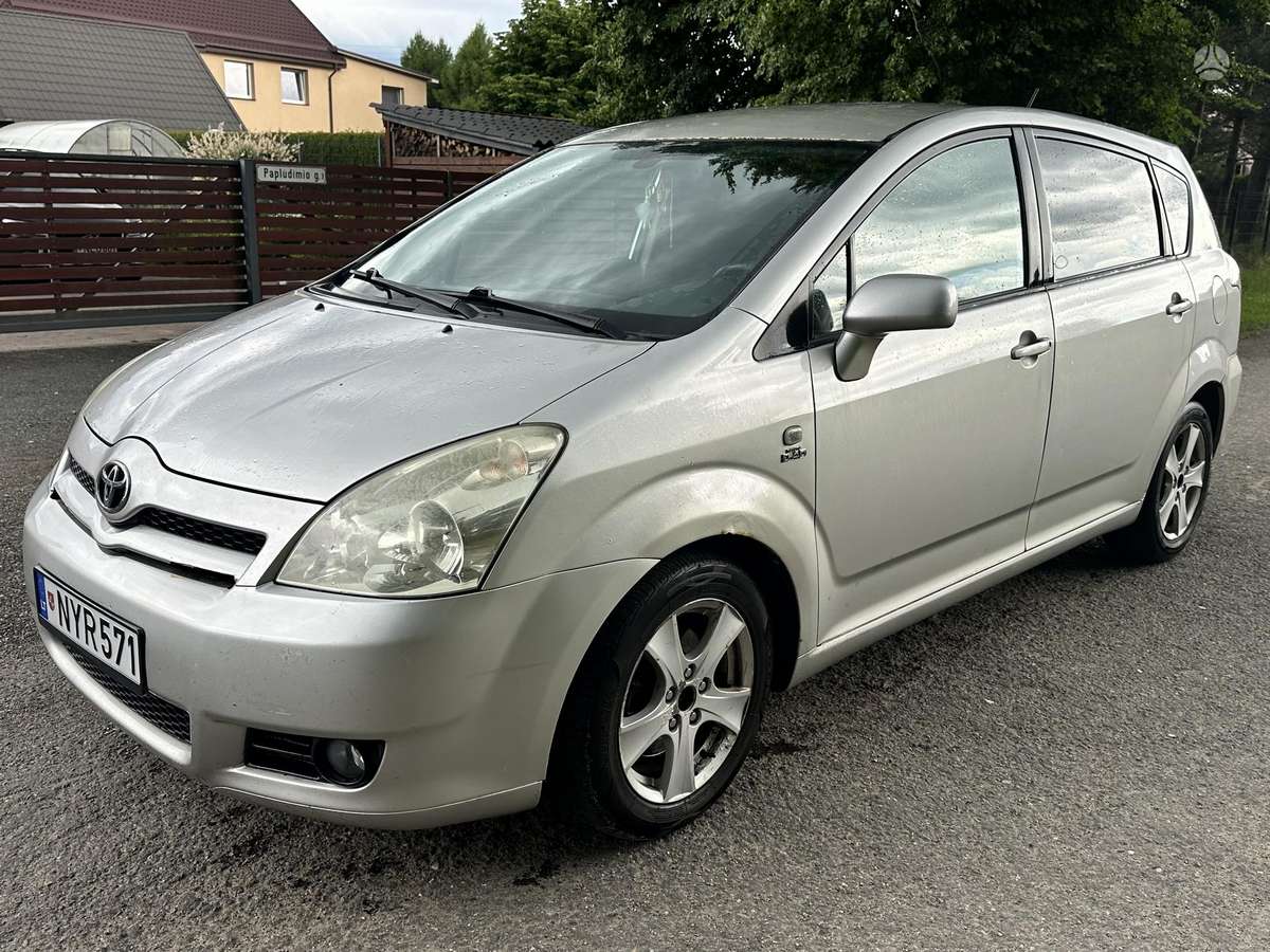 Toyota Corolla Verso - 2