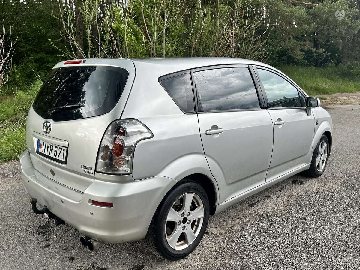 Toyota Corolla Verso - 4